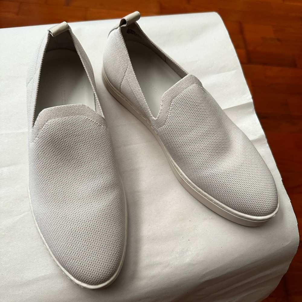 Off white nice sneaks, new, never worn.